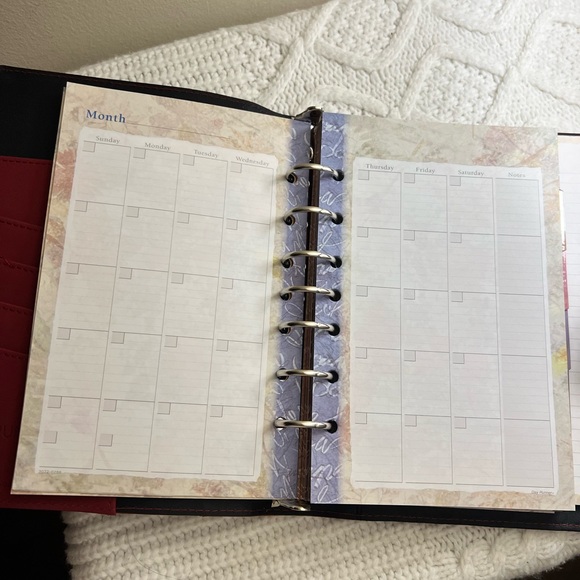 Day Runner Red Planner ❤️ - Picture 7 of 15